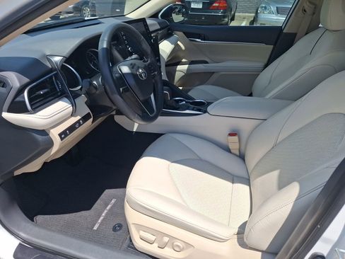 Used 2024 Toyota Camry XLE FWD image 14