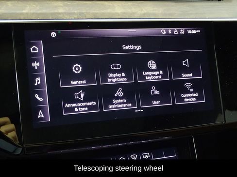 Used 2019 Audi e-tron Prestige w/ Prestige Package AWD/4WD image 35
