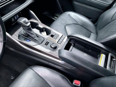 Used 2022 Toyota Highlander Platinum image 21