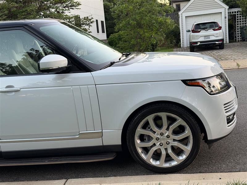 Used 2017 Land Rover Range Rover Supercharged AWD/4WD image 8