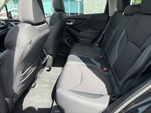 Used 2023 Subaru Forester Premium AWD/4WD image 12
