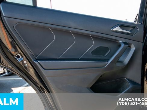 Used 2024 Volkswagen Tiguan SE image 22