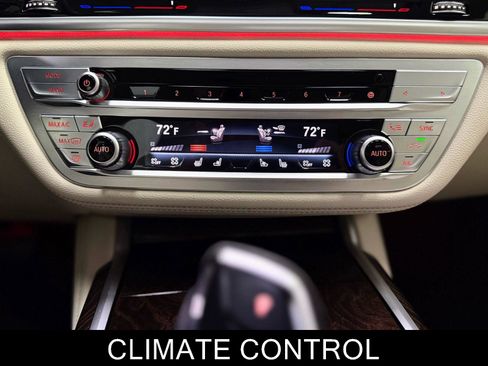 Used 2021 BMW 750i xDrive image 26