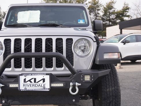 Used 2020 Jeep Gladiator Sport w/ Quick Order Package 24S image 11