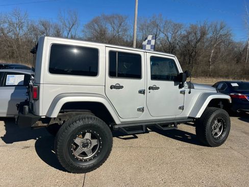 Used 2012 Jeep Wrangler Unlimited Sahara w/ Connectivity Group image 5