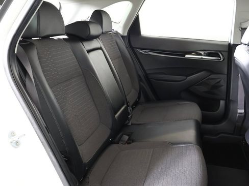 Used 2021 Kia Seltos S image 32