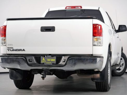 Used 2010 Toyota Tundra w/ SR5 Package image 4