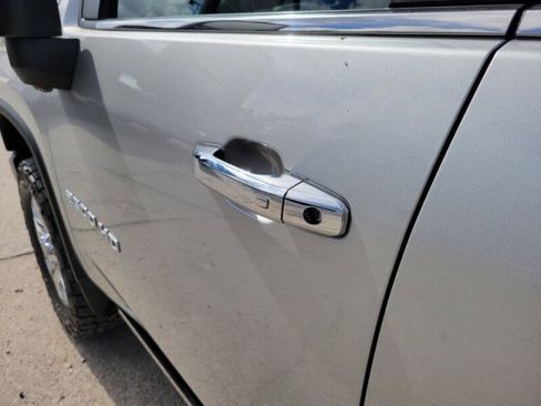 Used 2022 Chevrolet Silverado 2500 High Country w/ Z71 Off-Road Package image 7