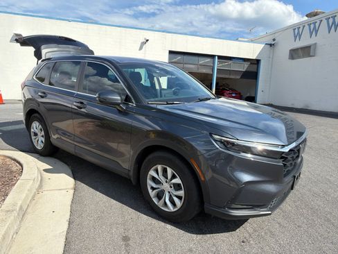 Used 2023 Honda CR-V LX image 13