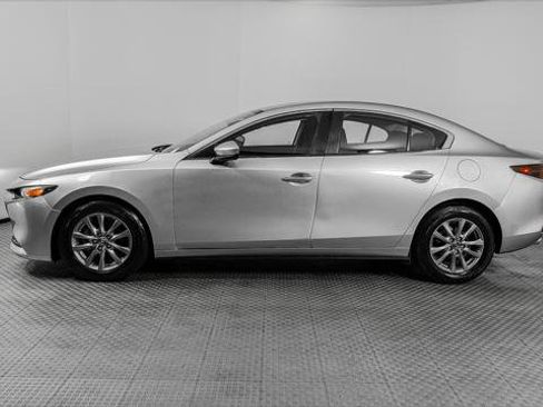 Used 2021 MAZDA MAZDA3 Sedan FWD image 3