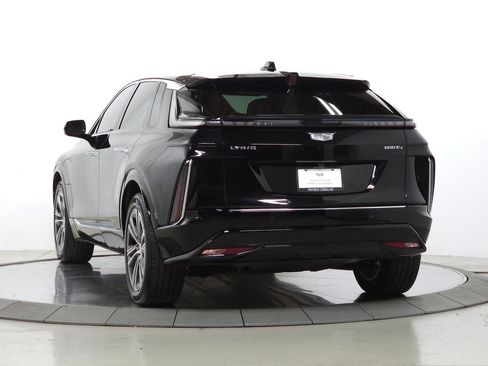 Certified 2024 Cadillac Lyriq Luxury AWD/4WD image 3