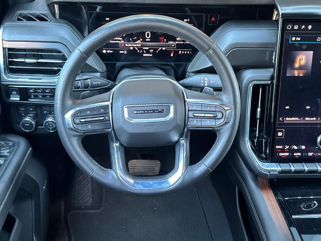 Used 2025 GMC Yukon Denali AWD/4WD image 18