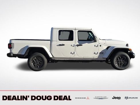 New 2026 Jeep Gladiator Sport image 7