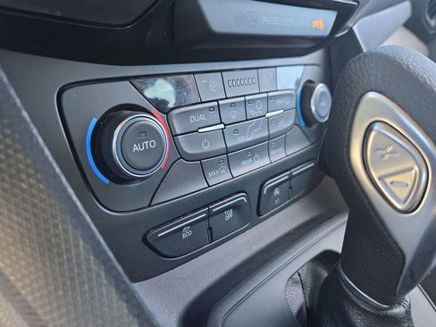 Used 2022 Ford Transit Connect XL image 17