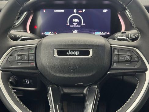 Used 2023 Jeep Grand Cherokee L Laredo AWD/4WD image 17