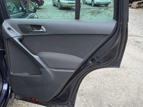 Used 2013 Volkswagen Tiguan S image 14