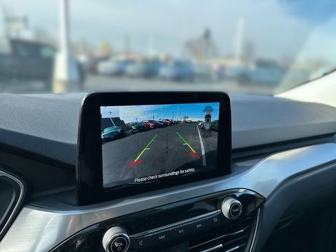 Used 2022 Ford Escape Titanium w/ Class II Trailer Tow Package image 24