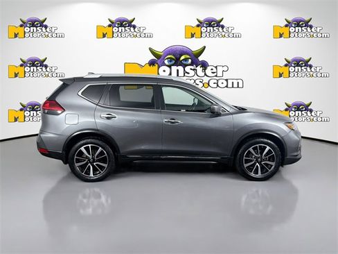 Used 2017 Nissan Rogue SL image 4