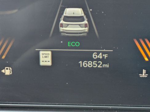 Certified 2025 Kia Sorento S image 31