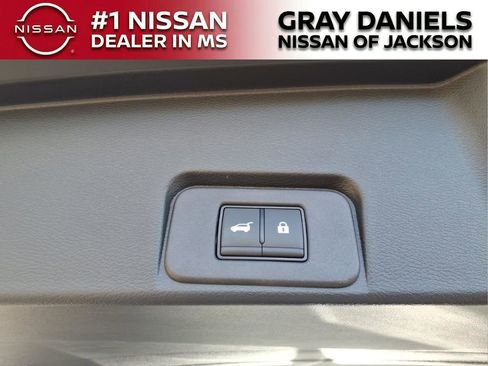 Certified 2025 Nissan Rogue Platinum w/ Platinum Premium Package image 9