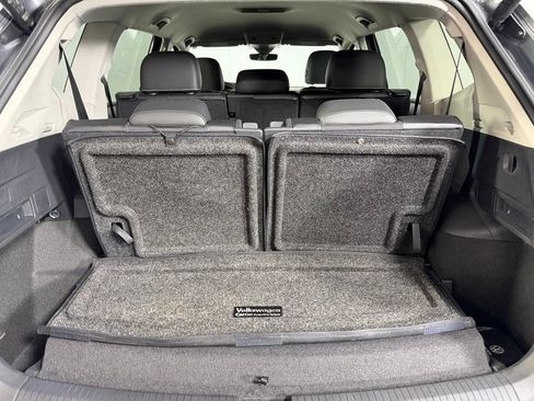 Used 2024 Volkswagen Tiguan SE FWD image 22