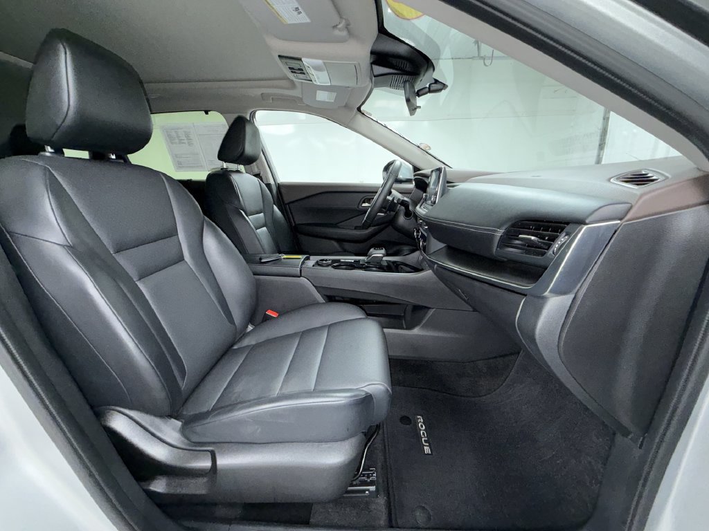Used 2023 Nissan Rogue SV w/ SV Premium B Package AWD/4WD image 18