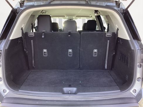 Used 2024 Nissan Pathfinder SV image 14