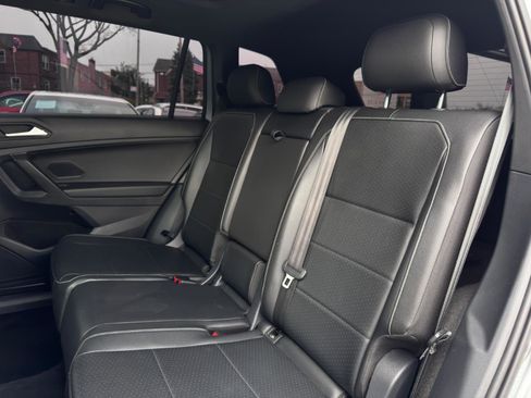 Used 2021 Volkswagen Tiguan SE R-Line image 24
