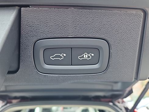 New 2026 Volvo XC60 T8 Ultra w/ Protection Package Premier image 13