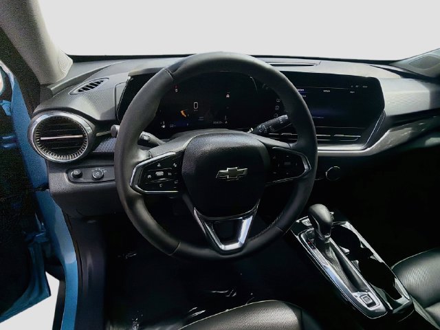 Used 2025 Chevrolet Trax ACTIV w/ Driver Confidence Package FWD image 11