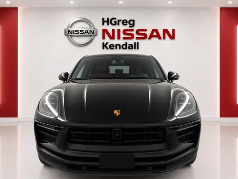 Used 2024 Porsche Macan w/ Premium Plus Package AWD/4WD image 5