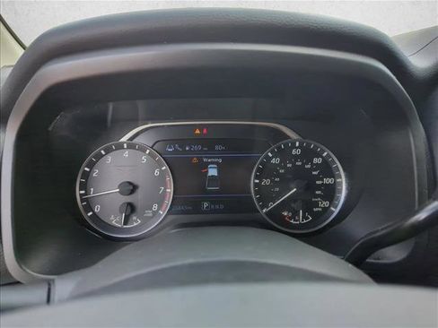 Used 2024 Nissan Titan SV RWD image 9