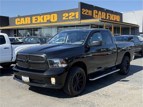 Used 2018 RAM 1500 Express w/ Black Ram 1500 Express Group AWD/4WD image 1