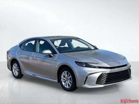 Certified 2025 Toyota Camry LE image 8