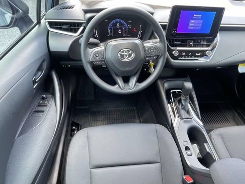 Used 2026 Toyota Corolla LE FWD image 9