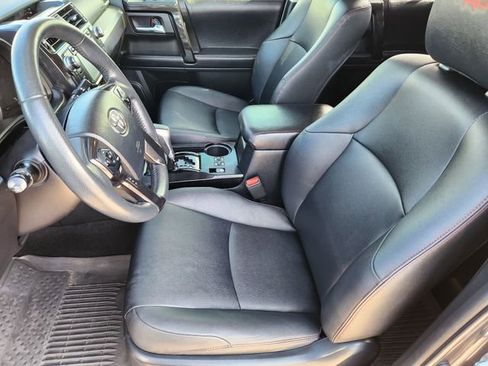 Used 2019 Toyota 4Runner TRD Off-Road Premium AWD/4WD image 12