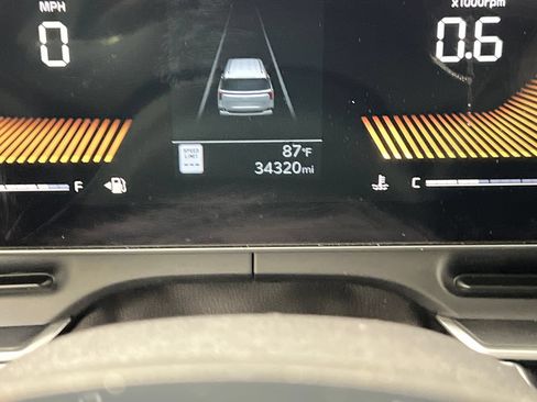 Used 2025 Kia Carnival FWD image 55