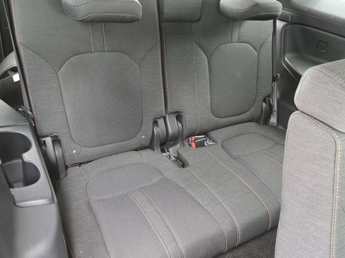 Used 2025 Honda Pilot Sport image 17