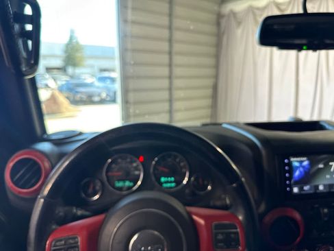 Used 2015 Jeep Wrangler Unlimited Sport w/ Quick Order Package 24S AWD/4WD image 3