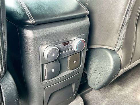 Used 2022 Ford Explorer XLT w/ Equipment Group 202A image 25