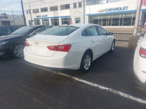 Used 2021 Chevrolet Malibu LS FWD image 3