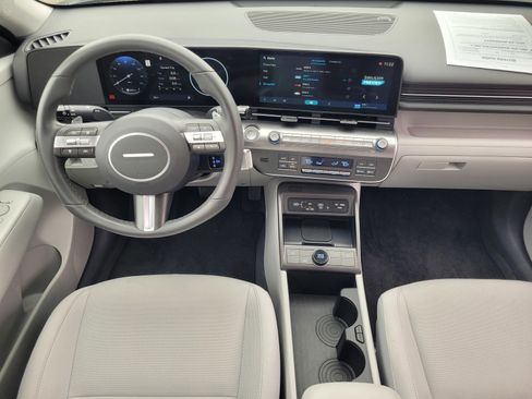 Certified 2025 Hyundai Kona SEL image 11
