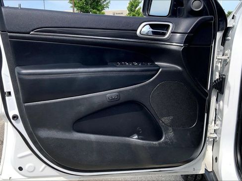 Used 2019 Jeep Grand Cherokee Limited AWD/4WD image 22