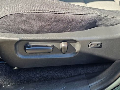 Used 2021 Toyota Tacoma TRD Sport AWD/4WD image 32