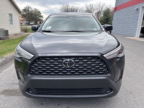 Used 2023 Toyota Corolla Cross L image 9