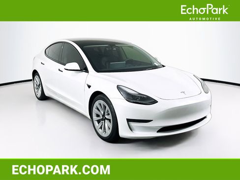 Used 2023 Tesla Model 3 Standard Range image 1