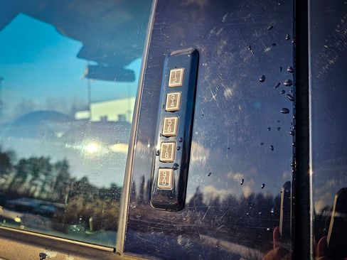 Used 2022 Ford F150 XLT w/ Equipment Group 302A High image 11