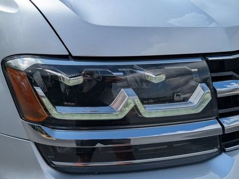 Used 2018 Volkswagen Atlas SEL w/ R-Line Package FWD image 4