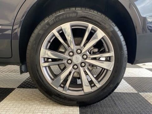 Used 2025 Cadillac XT5 Premium Luxury image 10