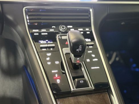 Used 2017 Porsche Panamera 4 image 16